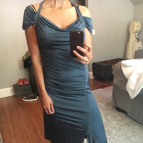 SEDUCE Satin Gown - Picture 2 of 5